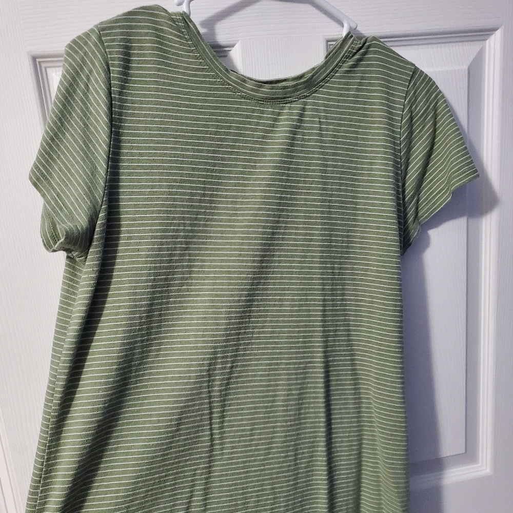 A pea in the pod maternity shirt.